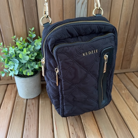 Kedzie Handbags - Kedzie Quilted Nylon Crossbody Black Multi Pocket Travel Bag Leopard Interior